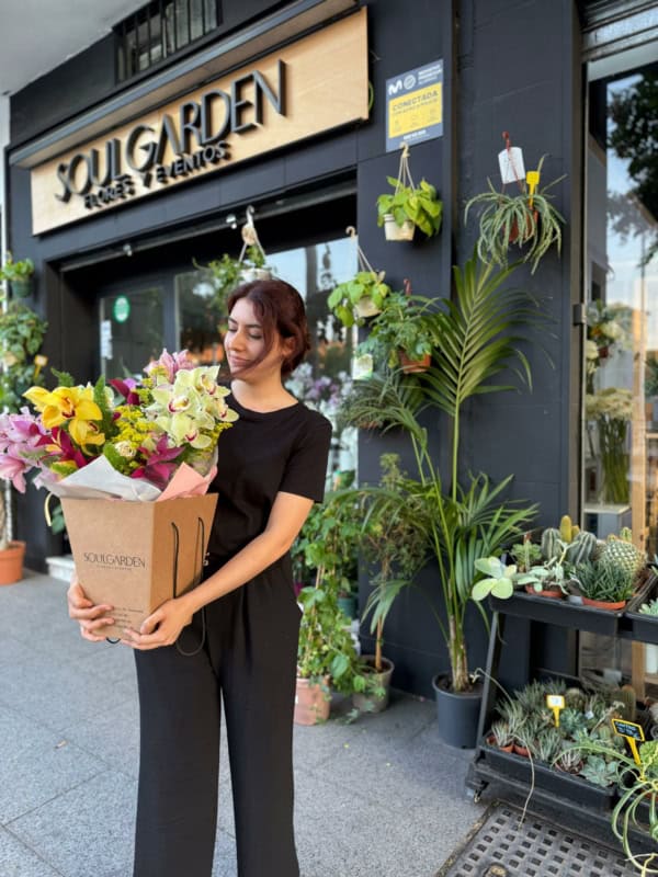 Ramo Bruma de Orquídeas (Recogida en tienda, Envio Granada y Área metropolitana) - Imagen 4