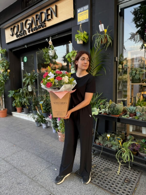 Ramo Cherry Bloom (Recogida en tienda, Envio Granada y Área Metropolitana) - Imagen 4
